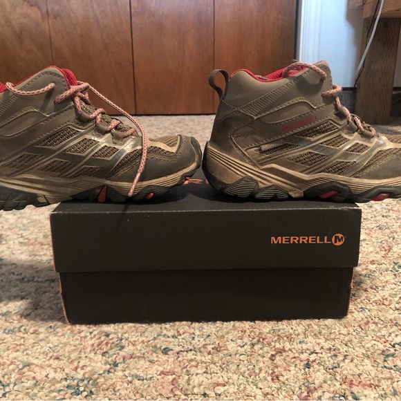 Merrell Moab FST Mid Hiking Shoes - Brown and Red - Picture 4 of 8